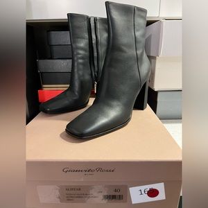 NIB GIANVITO ROSSI Alistar leather ankle boots Size 40 Black
